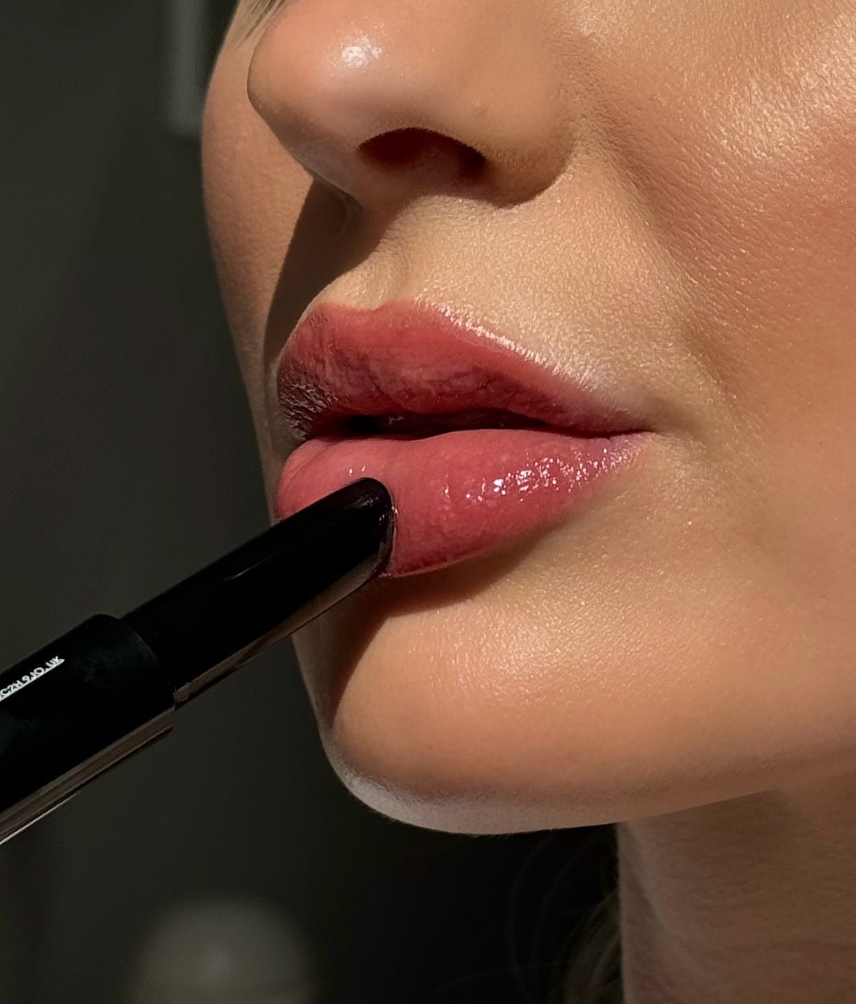 3 Top Tips On How To Treat Dry Lips - UKLASH