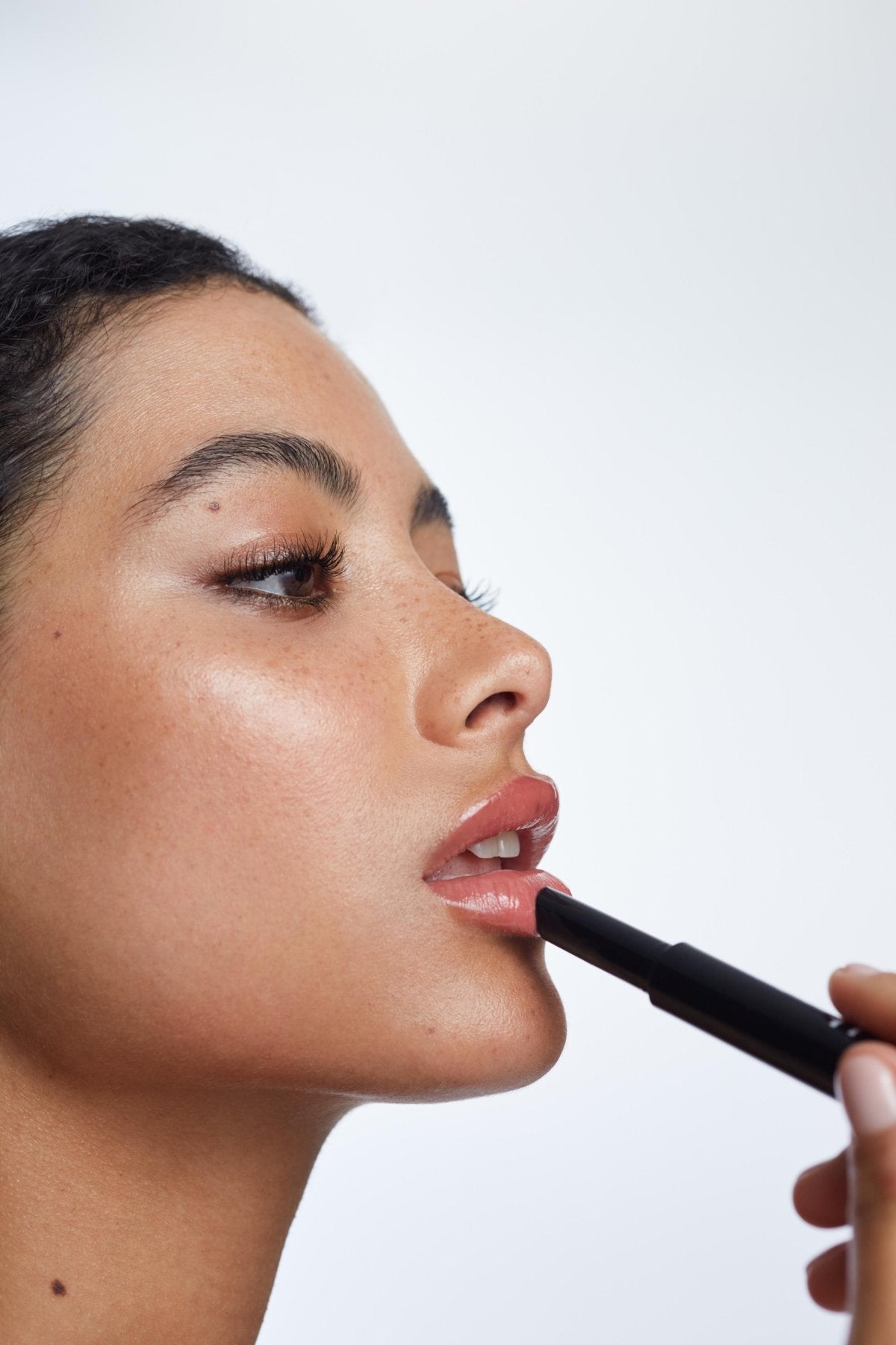 How Does Plumping Lip Gloss Work? - UKLASH